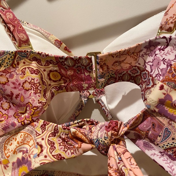 Women’s bikini top. Shade & Shore. 36DD. - Picture 4 of 6